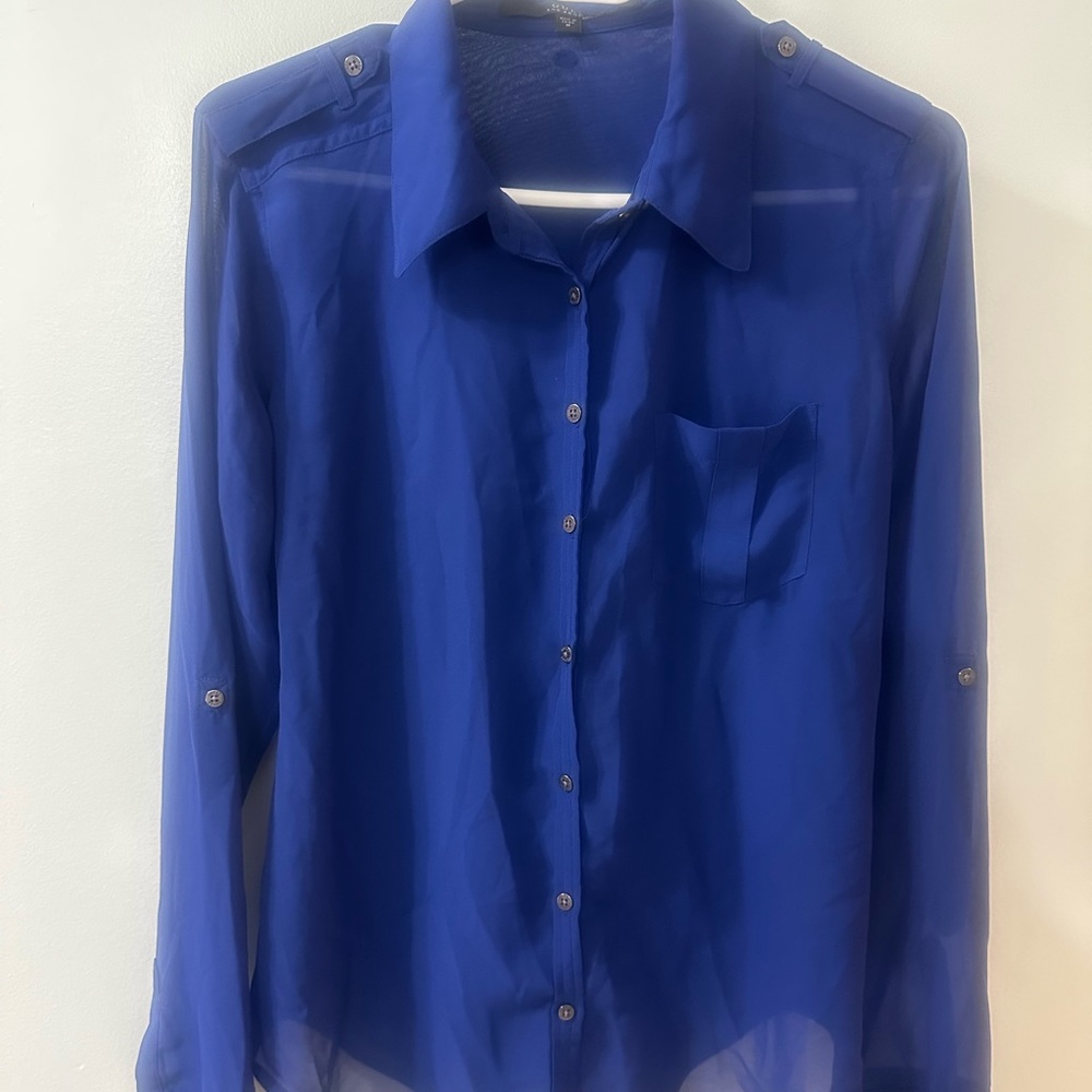 Guess sheer long sleeved blouse 💙